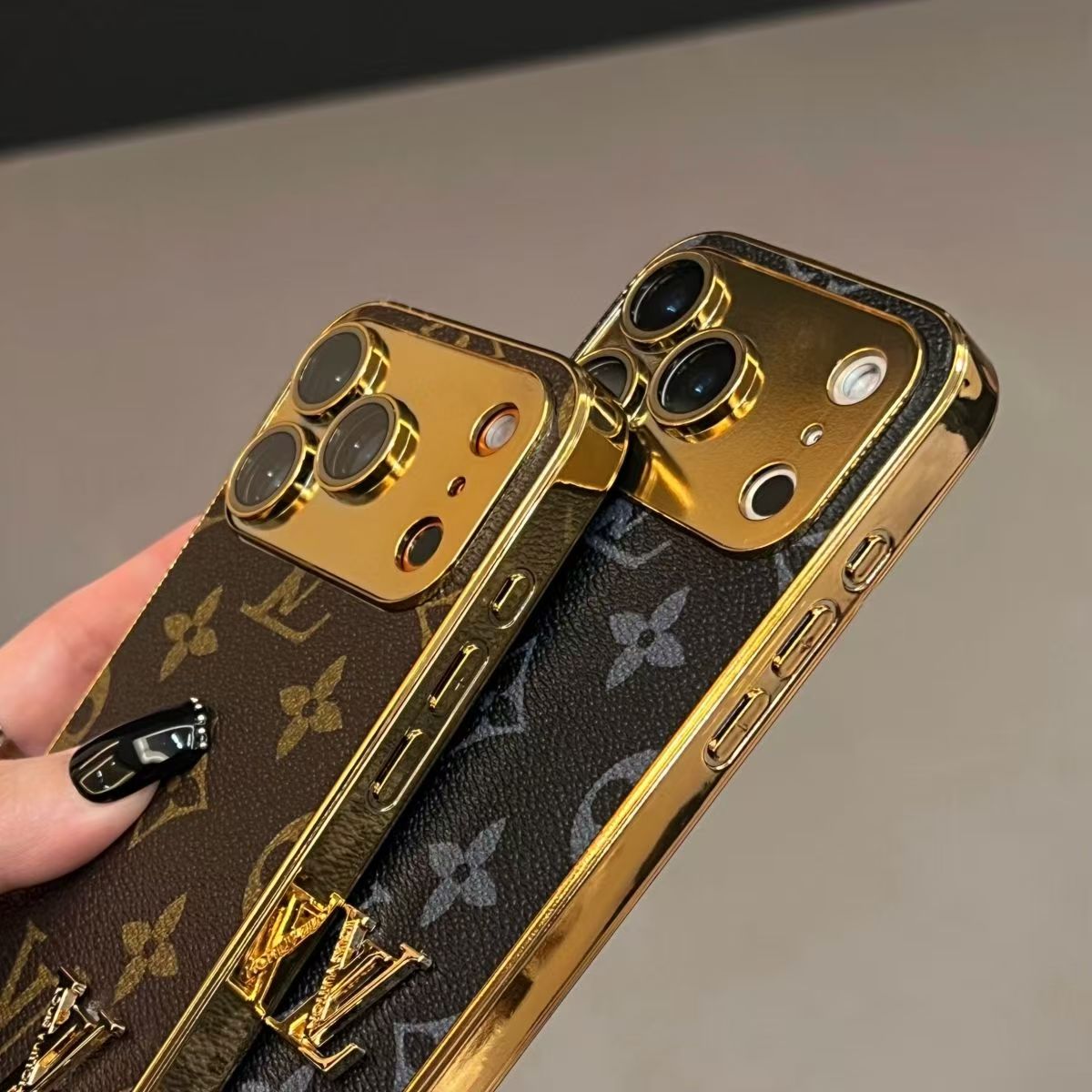 Luxurious x LV iPhone Case