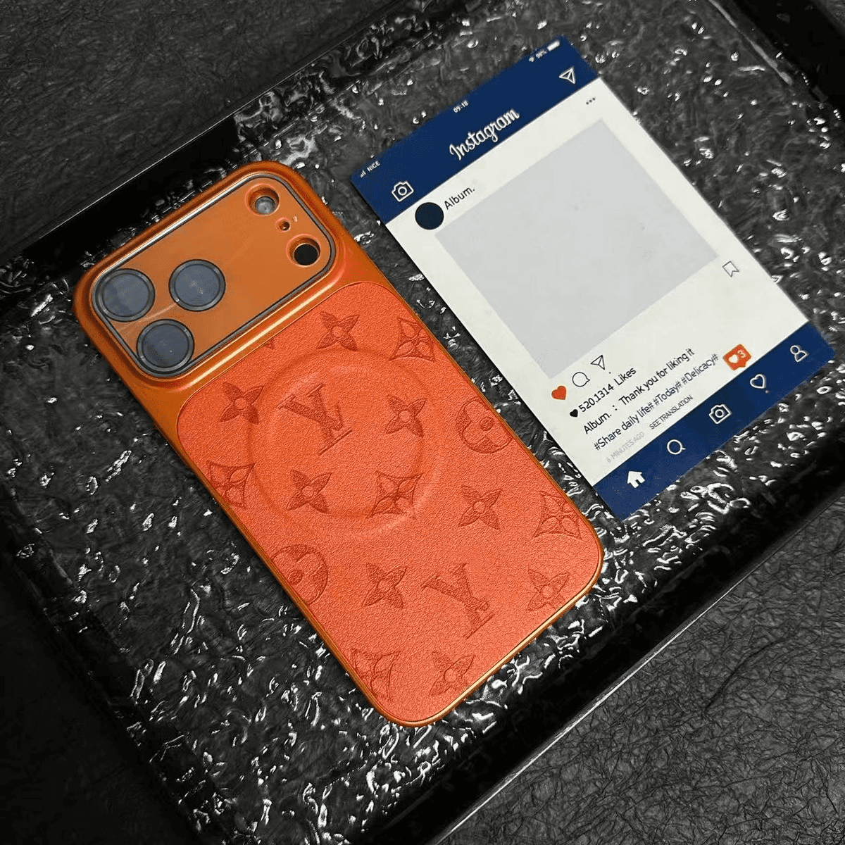 Lightweight luxury iPhone case (magnetic attraction)