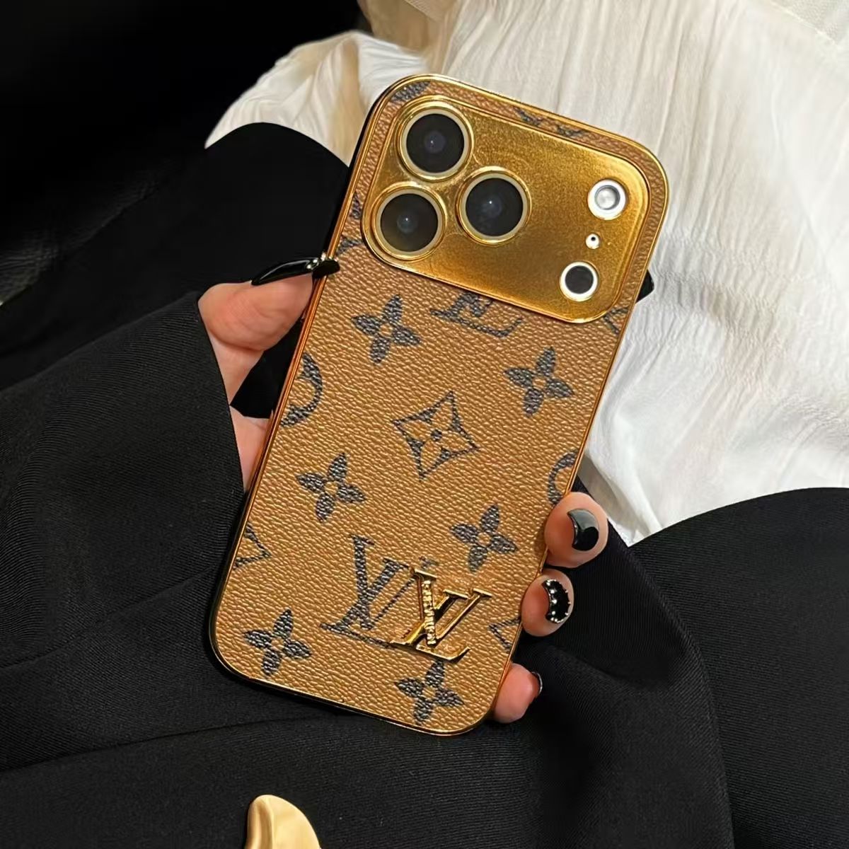 Luxurious x LV iPhone Case
