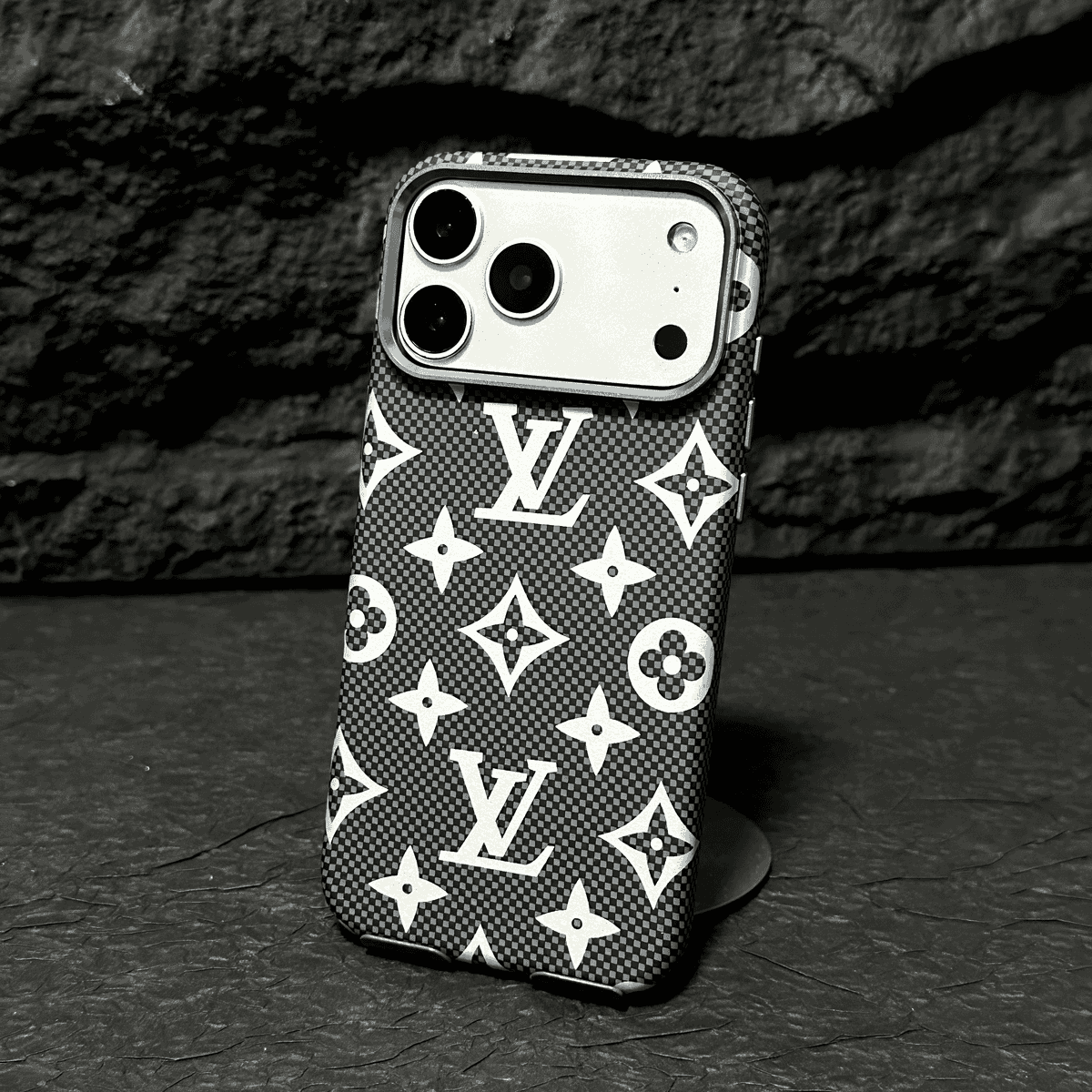 Luxurious x LV iPhone Case
